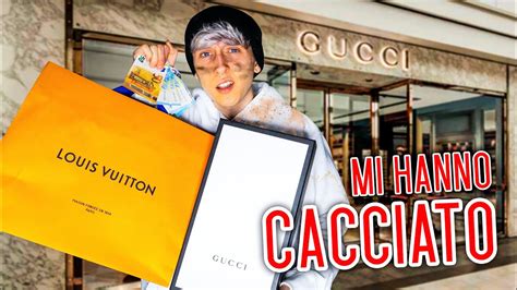 VADO da GUCCI VESTITO DA SENZATETTO ed ecco cosa è 